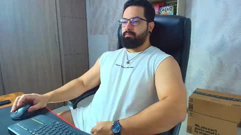 Snapshot of robby_k chatting on December 4, 10:29 pm Robby online show from December 4, 10:29 pm