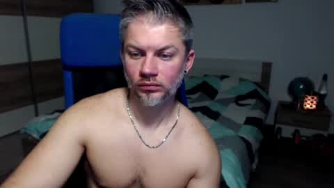 robbyshawz online show from December 2, 11:56 am
