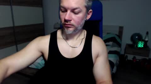 robbyshawz online show from December 3, 8:38 am