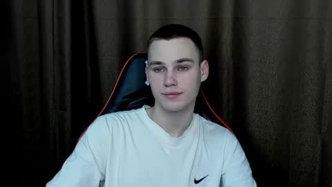 Snapshot of robert10211 chatting on January 8, 6:09 pm robert10211 online show from January 8, 6:09 pm