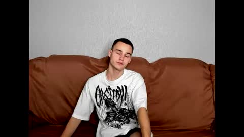 robert10211 online show from November 5, 4:56 am