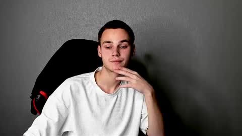 robert10211 online show from November 25, 9:53 am