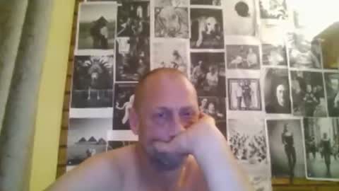 Snapshot of robert69huge chatting on February 14, 2:30 am robert69huge online show from February 14, 2:30 am