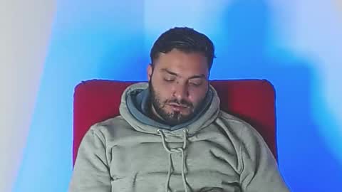 Snapshot of robert_leroy chatting on February 19, 9:55 pm Stiven - online show from February 19, 9:55 pm