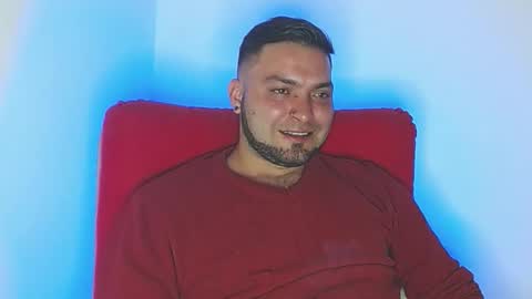 Snapshot of robert_leroy chatting on February 27, 11:38 pm Stiven - online show from February 27, 11:38 pm
