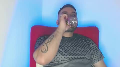 Snapshot of robert_leroy chatting on February 28, 11:39 pm Stiven - online show from February 28, 11:39 pm