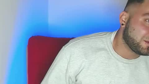 Snapshot of robert_leroy chatting on March 20, 7:24 am Stiven - online show from March 20, 7:24 am