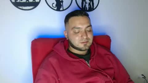Snapshot of robert_leroy chatting on April 11, 10:36 pm Stiven - online show from April 11, 10:36 pm
