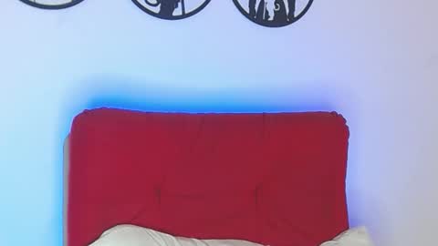 Snapshot of robert_leroy chatting on April 27, 1:31 pm Stiven - online show from April 27, 1:31 pm