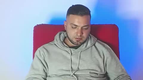 Snapshot of robert_leroy chatting on May 3, 9:32 pm Stiven - online show from May 3, 9:32 pm