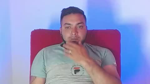 Snapshot of robert_leroy chatting on May 15, 3:41 pm Stiven - online show from May 15, 3:41 pm