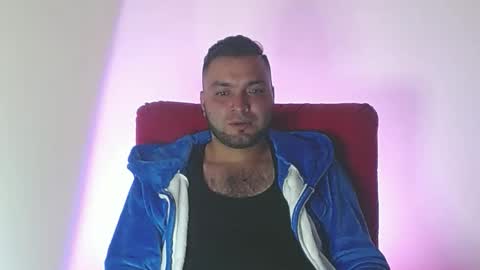 Snapshot of robert_leroy chatting on June 1, 6:15 am Stiven - online show from June 1, 6:15 am