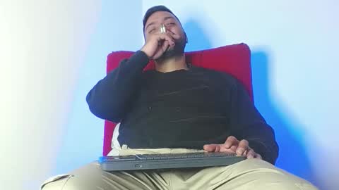 Snapshot of robert_leroy chatting on June 6, 10:14 pm Stiven - online show from June 6, 10:14 pm