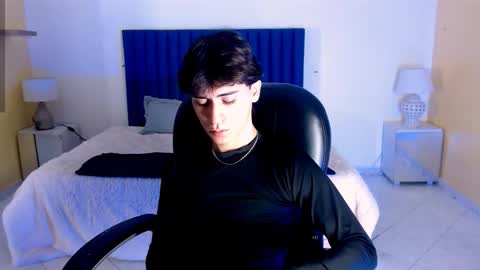 Snapshot of roberthalv chatting on February 19, 1:51 pm ROBERTH online show from February 19, 1:51 pm