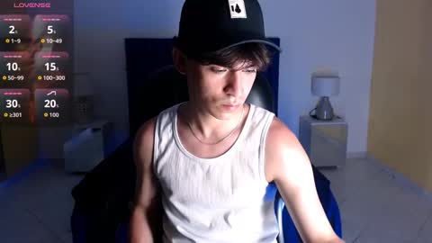 Snapshot of roberthalv chatting on March 2, 1:40 pm ROBERTH online show from March 2, 1:40 pm