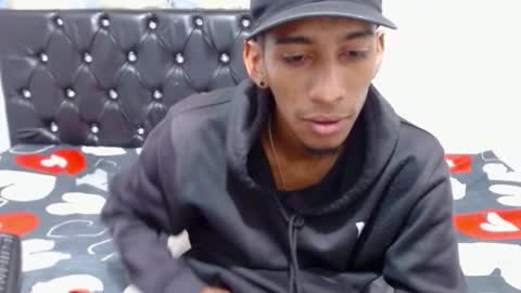 roberthycami2123 online show from January 7, 5:32 am