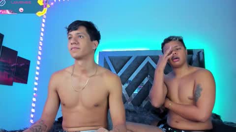 Robert Miller And Mael Thompson  online show from October 4, 4:54 am