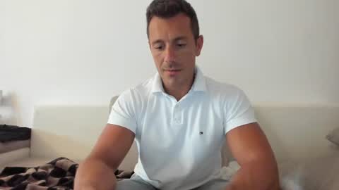 Snapshot of roberto4ever chatting on July 5, 11:39 am roberto4ever online show from July 5, 11:39 am