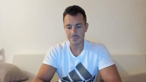 Snapshot of roberto4ever chatting on July 12, 6:10 pm roberto4ever online show from July 12, 6:10 pm