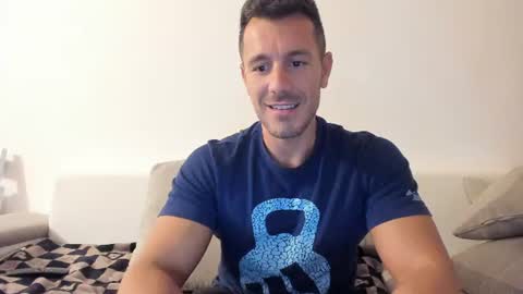 Snapshot of roberto4ever chatting on July 26, 5:42 pm roberto4ever online show from July 26, 5:42 pm