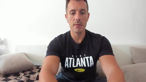 Snapshot of roberto4ever chatting on July 29, 10:46 am roberto4ever online show from July 29, 10:46 am