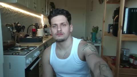 Snapshot of roberto_twink1 chatting on March 8, 12:31 pm Roberto online show from March 8, 12:31 pm