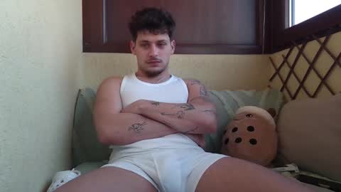 Snapshot of roberto_twink1 chatting on March 9, 6:39 am Roberto online show from March 9, 6:39 am