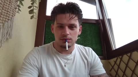 Snapshot of roberto_twink1 chatting on May 18, 6:08 am Roberto online show from May 18, 6:08 am