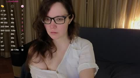 Snapshot of robin_gal chatting on June 6, 8:24 pm Robin online show from June 6, 8:24 pm