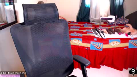 Snapshot of robin_h00t chatting on February 26, 7:35 pm Ivanna and Robin online show from February 26, 7:35 pm