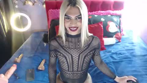 Margot Ferrer online show from June 11, 5:27 am
