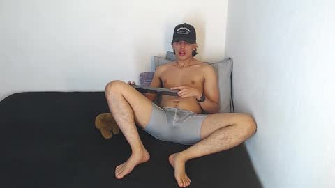 Snapshot of robisson_zack chatting on February 22, 10:30 pm Robisson Zack online show from February 22, 10:30 pm