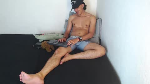 Snapshot of robisson_zack chatting on March 7, 8:33 am Robisson Zack online show from March 7, 8:33 am