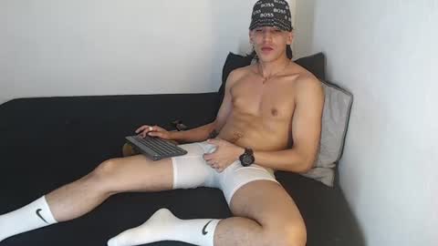 Snapshot of robisson_zack chatting on June 23, 5:16 am Robisson Zack online show from June 23, 5:16 am