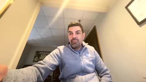 Snapshot of roblatino12 chatting on March 3, 5:39 pm roblatino12 online show from March 3, 5:39 pm