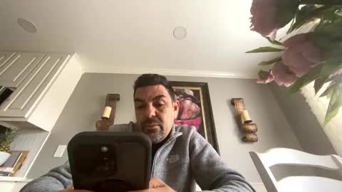 Snapshot of roblatino12 chatting on March 4, 2:42 pm roblatino12 online show from March 4, 2:42 pm