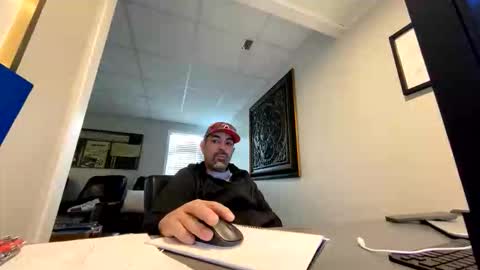 Snapshot of roblatino12 chatting on December 17, 2:34 pm roblatino12 online show from December 17, 2:34 pm