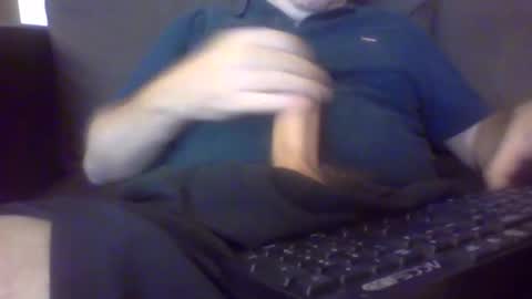 Snapshot of robmutant chatting on March 9, 11:14 pm robmutant online show from March 9, 11:14 pm