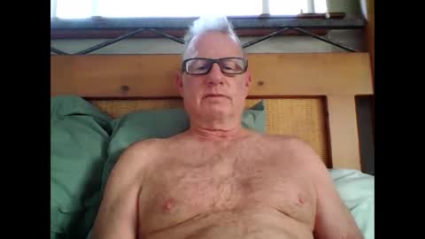 robo0000 online show from March 23, 2:43 pm