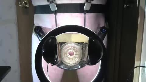 Snapshot of robodickmilker chatting on December 5, 12:22 pm Robodickmilker online show from December 5, 12:22 pm