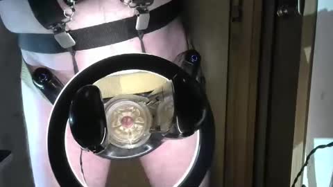 Snapshot of robodickmilker chatting on January 18, 12:35 am Robodickmilker online show from January 18, 12:35 am