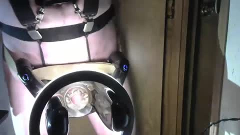 Snapshot of robodickmilker chatting on January 31, 11:45 pm Robodickmilker online show from January 31, 11:45 pm