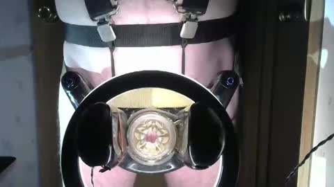 Snapshot of robodickmilker chatting on February 13, 5:11 pm Robodickmilker online show from February 13, 5:11 pm