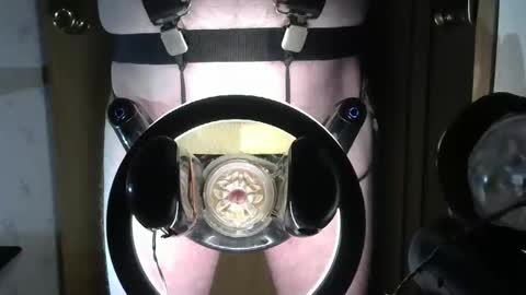 Snapshot of robodickmilker chatting on February 15, 9:15 pm Robodickmilker online show from February 15, 9:15 pm