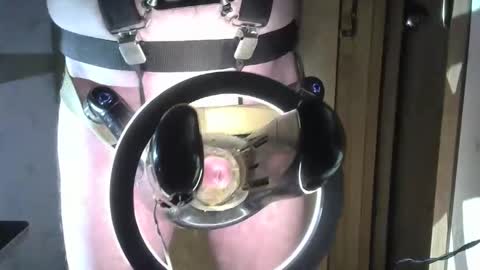 Snapshot of robodickmilker chatting on October 18, 2:58 am Robodickmilker online show from October 18, 2:58 am