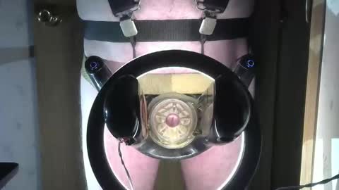 Snapshot of robodickmilker chatting on January 16, 2:37 am Robodickmilker online show from January 16, 2:37 am