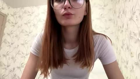 Snapshot of robynsentinella chatting on December 1, 7:35 am robynsentinella online show from December 1, 7:35 am