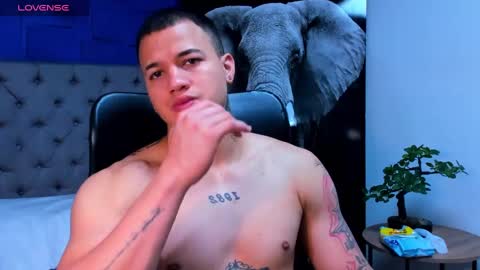 rocco_santos online show from October 6, 11:24 pm