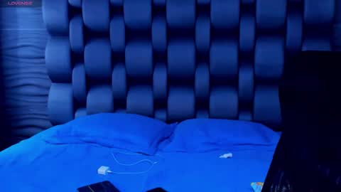 rocco_santos online show from November 5, 1:05 am