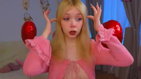 Snapshot of rochelle_dolly chatting on February 20, 2:39 pm rochelle_dolly online show from February 20, 2:39 pm